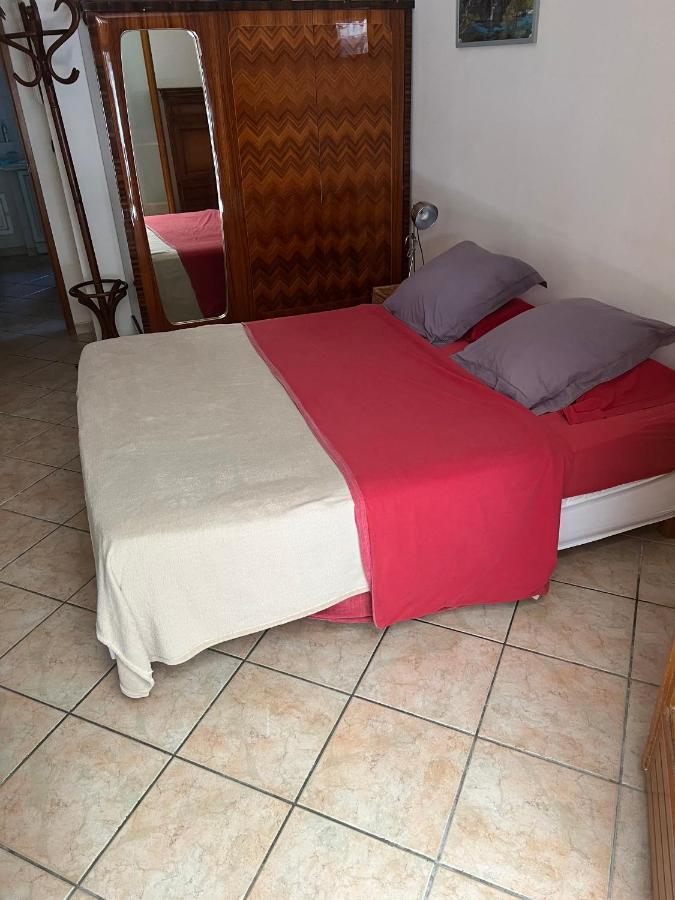 Bed and Breakfast Chez Guy Марсель Экстерьер фото
