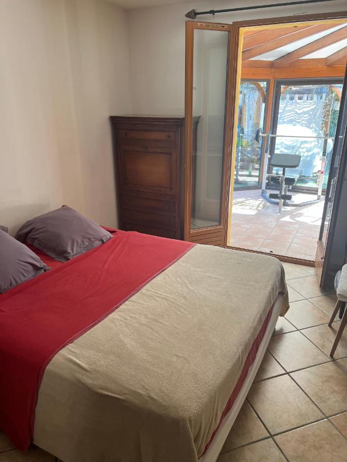 Bed and Breakfast Chez Guy Марсель Экстерьер фото